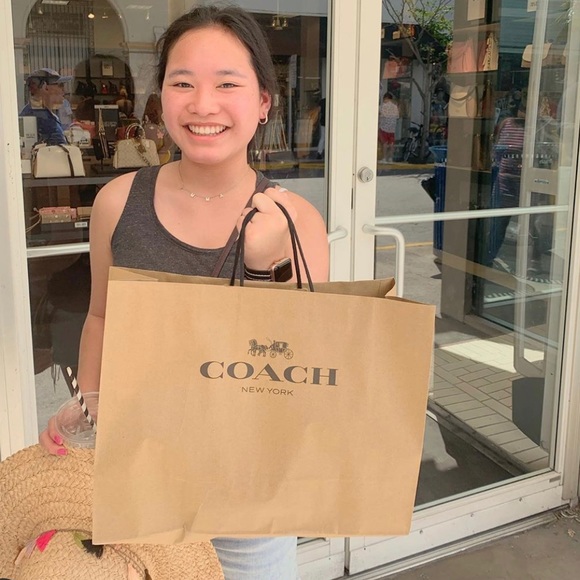 Meet your Posher, Emma - Picture 5 of 5